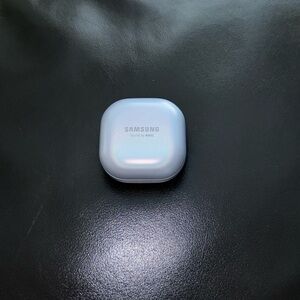 NWT Samsung Galaxy Buds2 Pro Bluetooth wireless earbuds